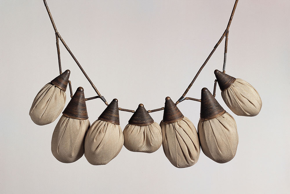 Between Nature and Artifice Jewellery by Daniel Kruger