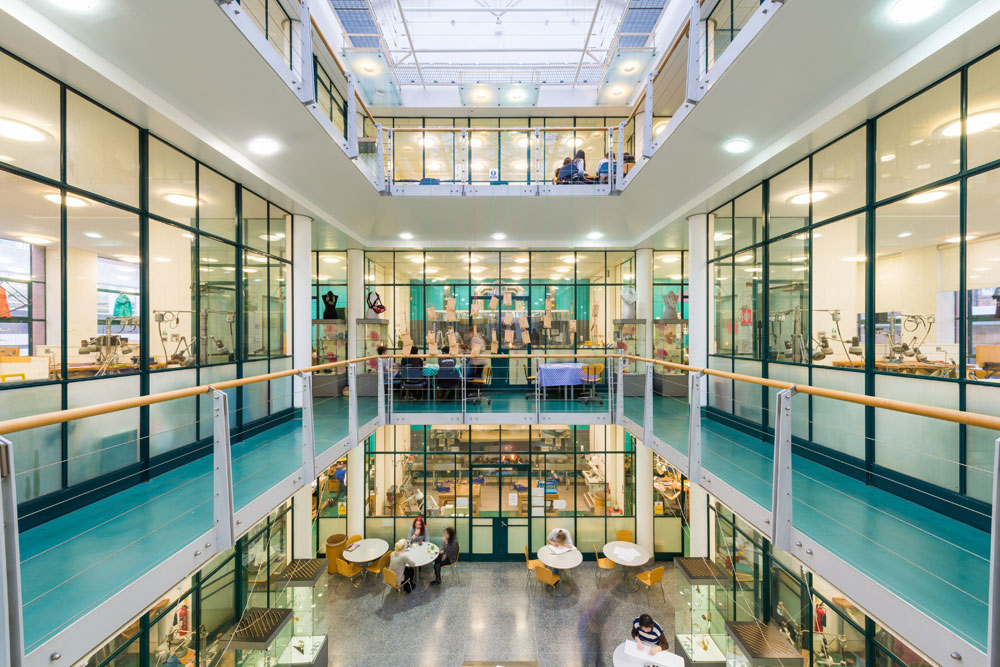 Position for a Senior Lecturer in Jewellery / Course Leader