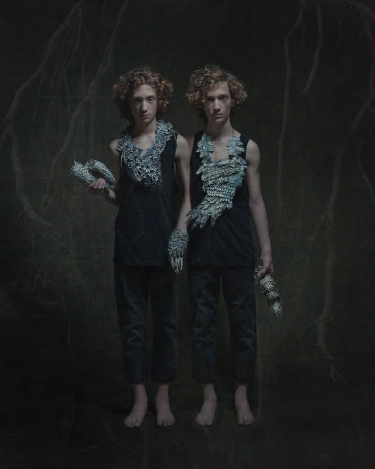 人気新品入荷 MURMURING: Klimt02.net. Book and Hedman Hanna by signing アート・デザイン・音楽