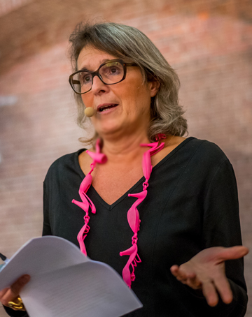 About curating. Liesbeth den Besten interviewed by klimt02