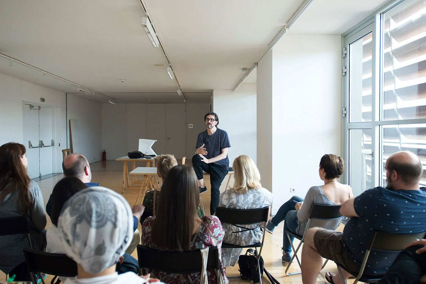 How to Collaborate with a Gallery with Juan Riusech